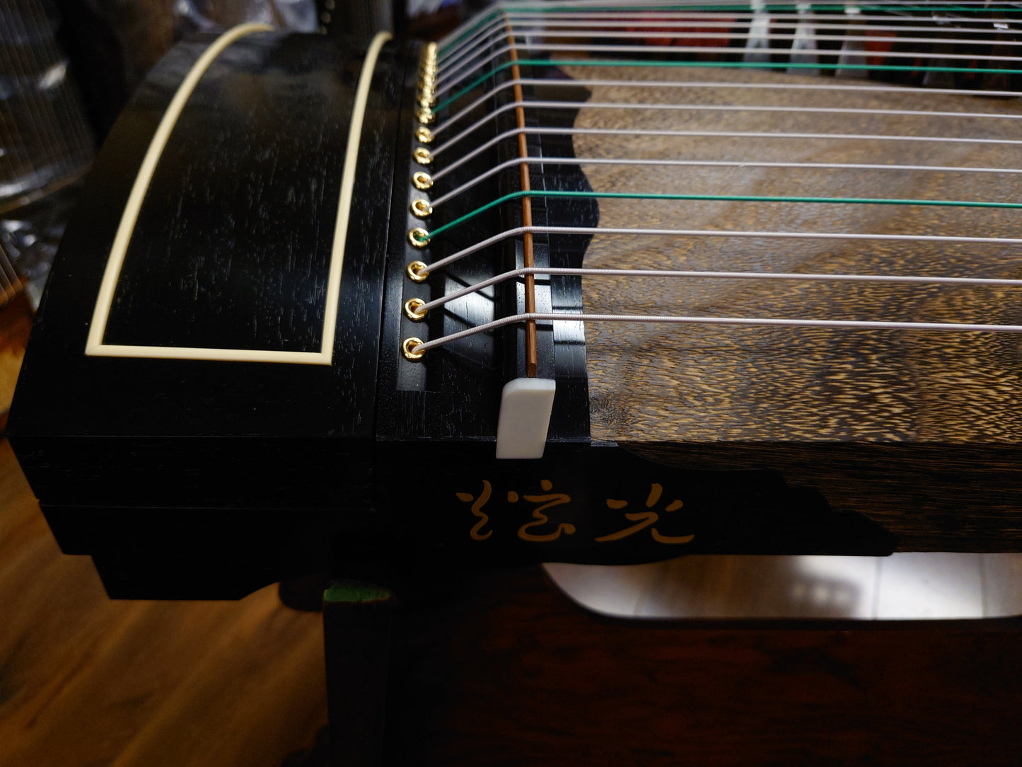 Xuanguang Koto Collection Guzheng (Made in Japan) "Rosy Agate" 炫光筝