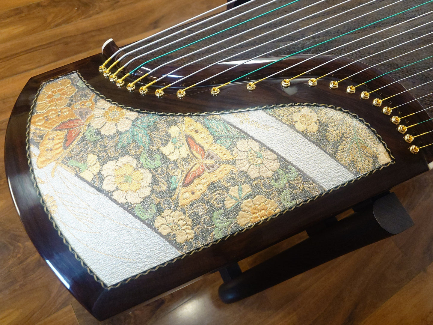 Songbo Elite Zitan Carved-Out "Blossom" Guzheng