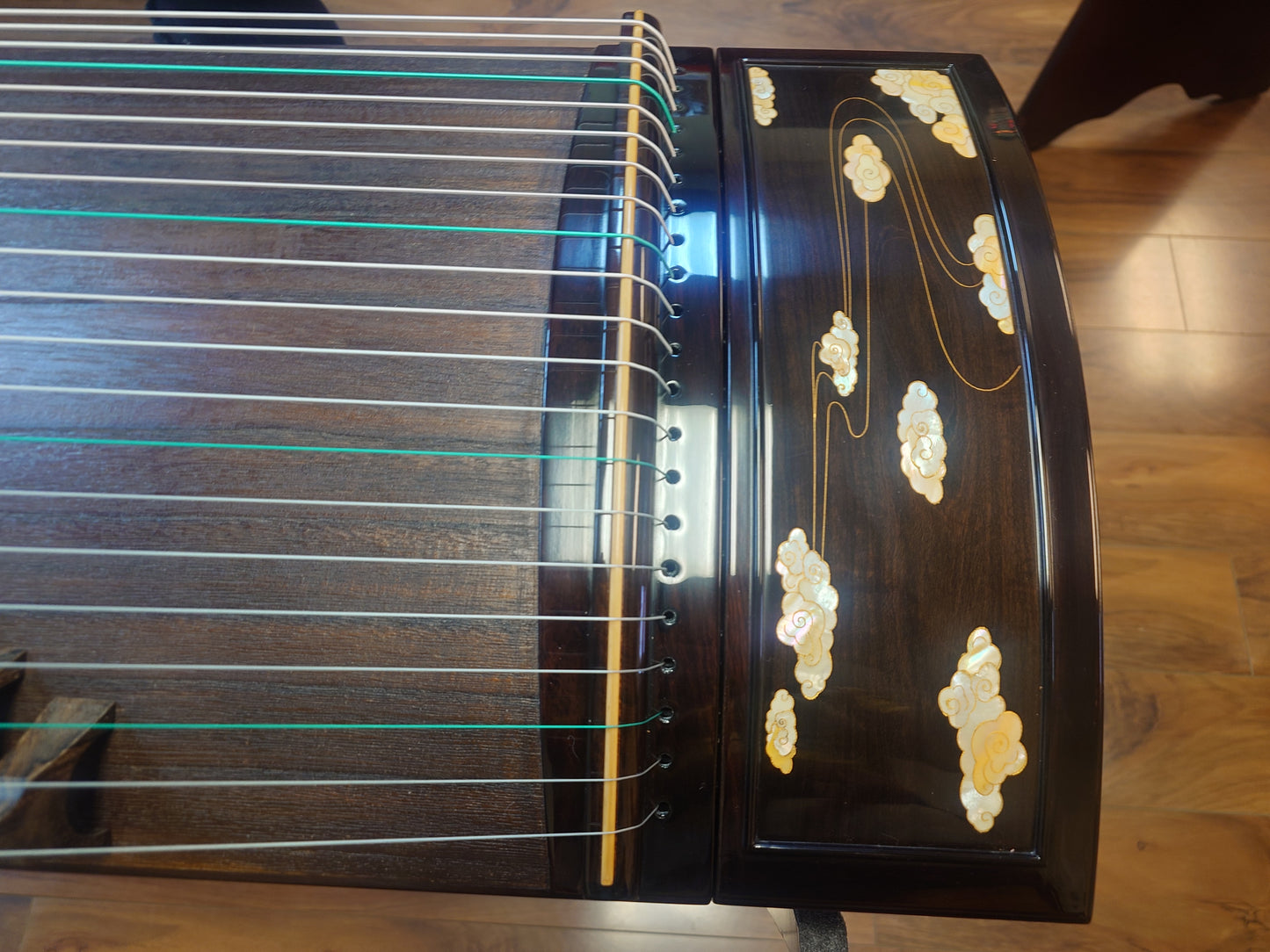 Xuanzhong Aged Thailand Rosewood Guzheng "Colorful Clouds Chasing the Moon"