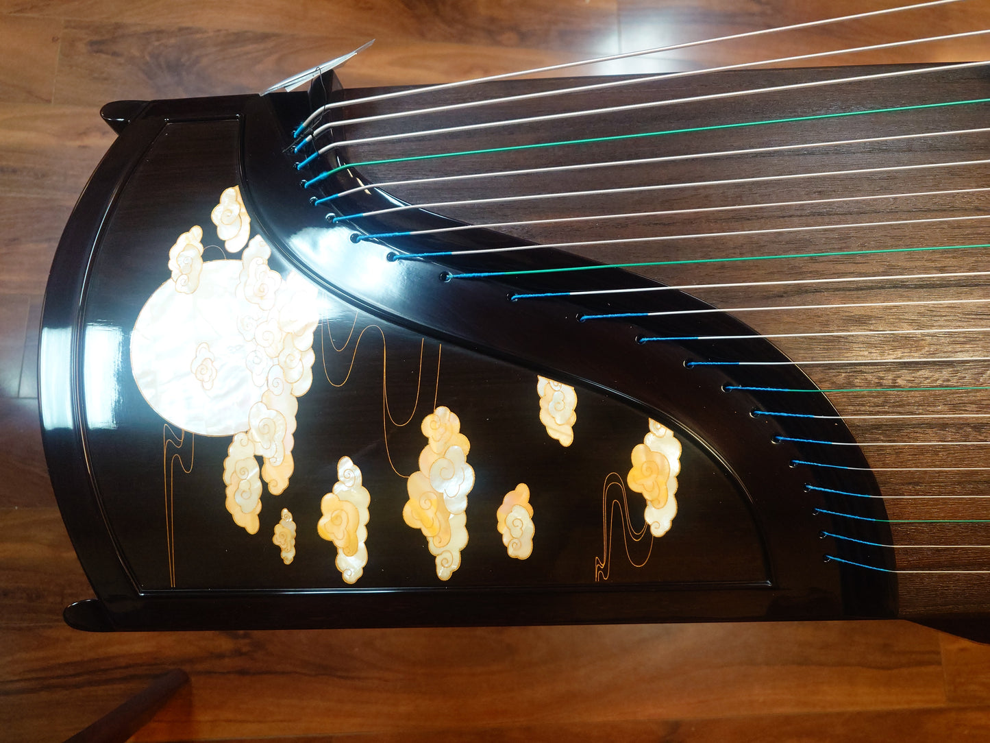 Xuanzhong Aged Thailand Rosewood Guzheng "Colorful Clouds Chasing the Moon"