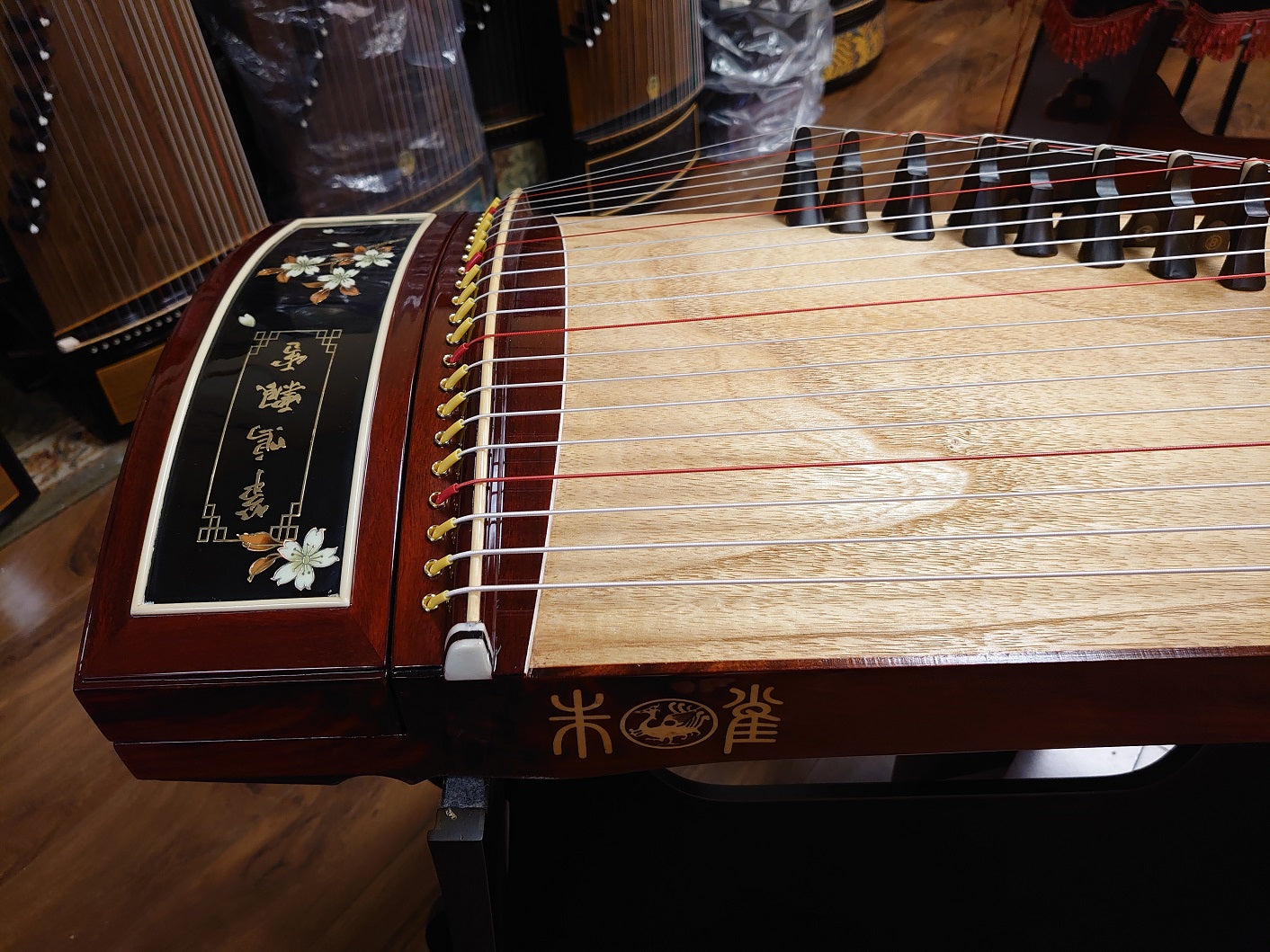 Scarlet Bird Zhuque Collection "Snowy Plum Blossom" Guzheng